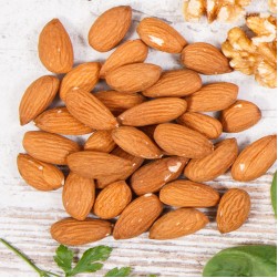 Dürfen Hunde Nüsse essen?