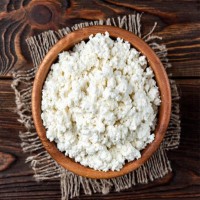 Dürfen Hunde Hüttenkäse essen?