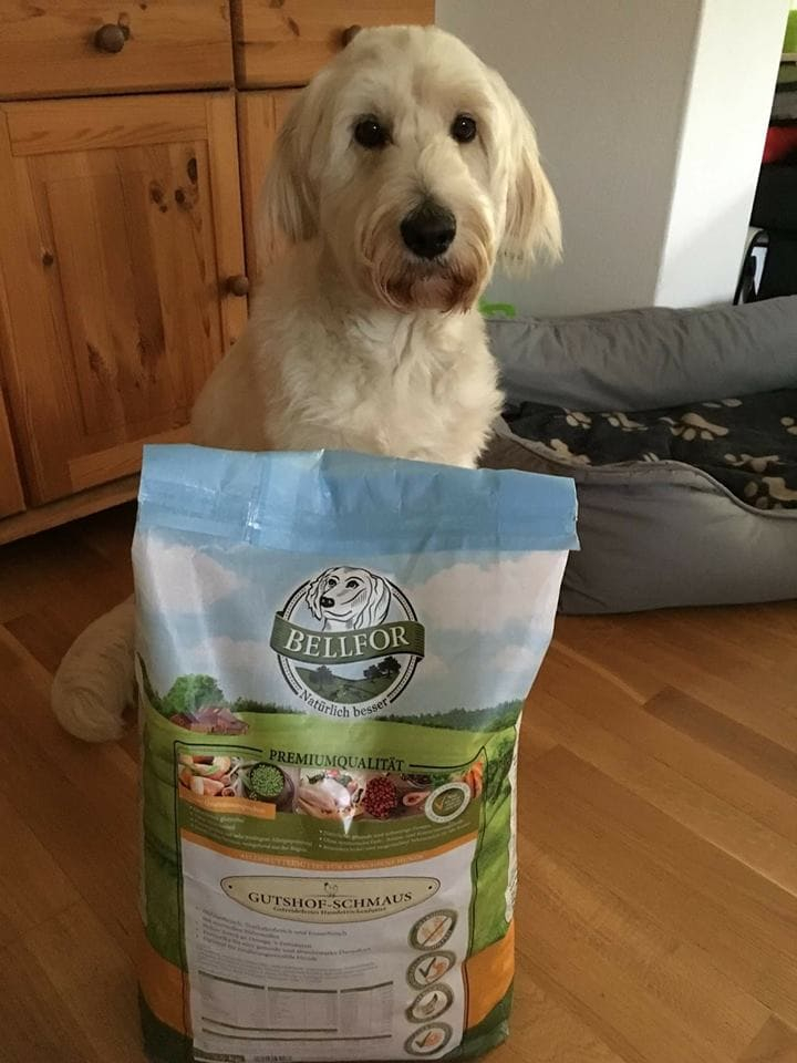 Trockenfutter mit Huhn, Truthahn & Entenfleisch - Gutshof-Schmaus - 2,5 kg